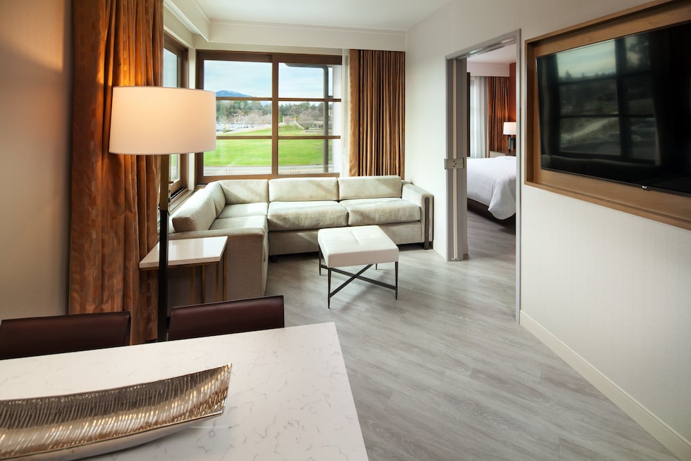 Club Suite, 1 King Bed with Sofa bed, Balcony