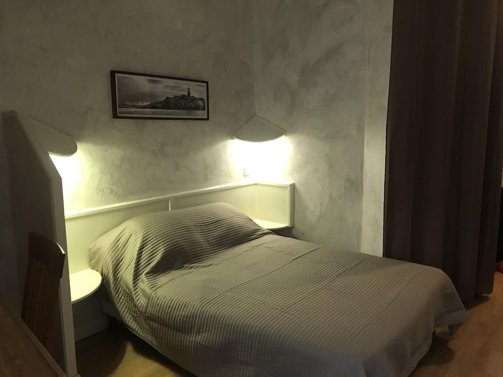Double Room - Photo 8