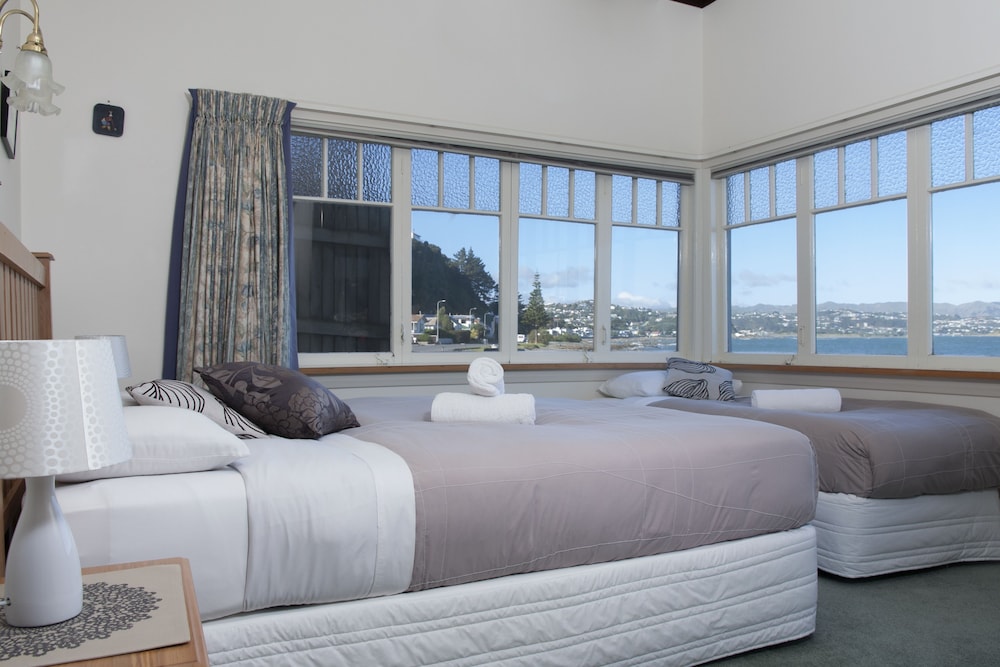 Twin Ocean View Room (Shared Bathroom) photo 1
