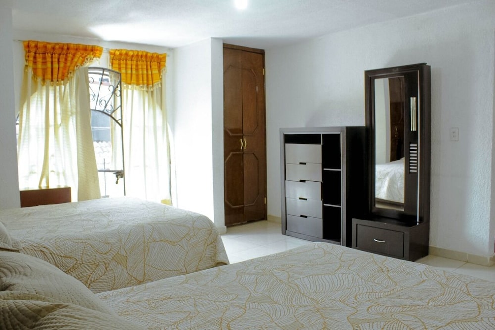 Family Room, Multiple Beds