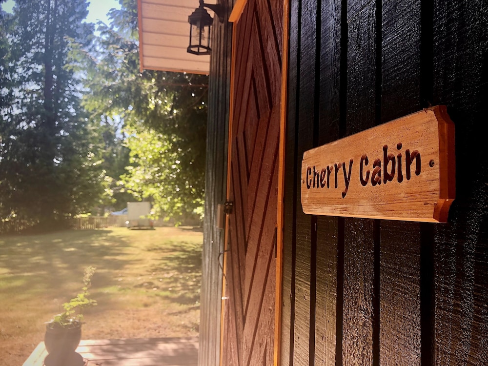 Cabin, 1 Double Bed, Shared Bathroom (Cherry Cabin) photo 2