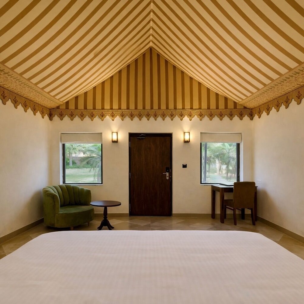 Luxury Tent, 1 King Bed, Garden View