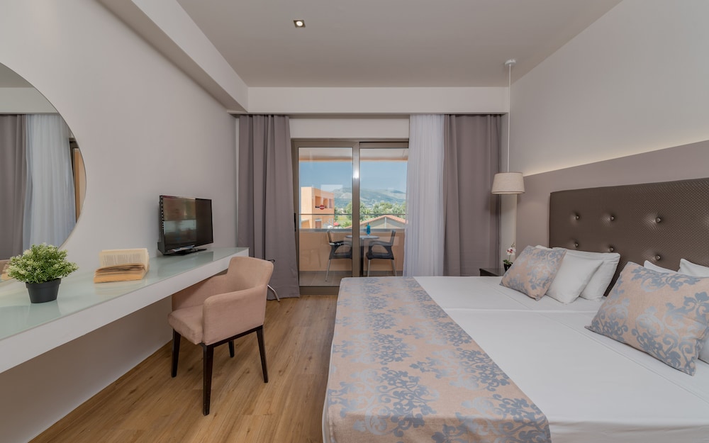 Superior Double or Twin Room - Photo 3