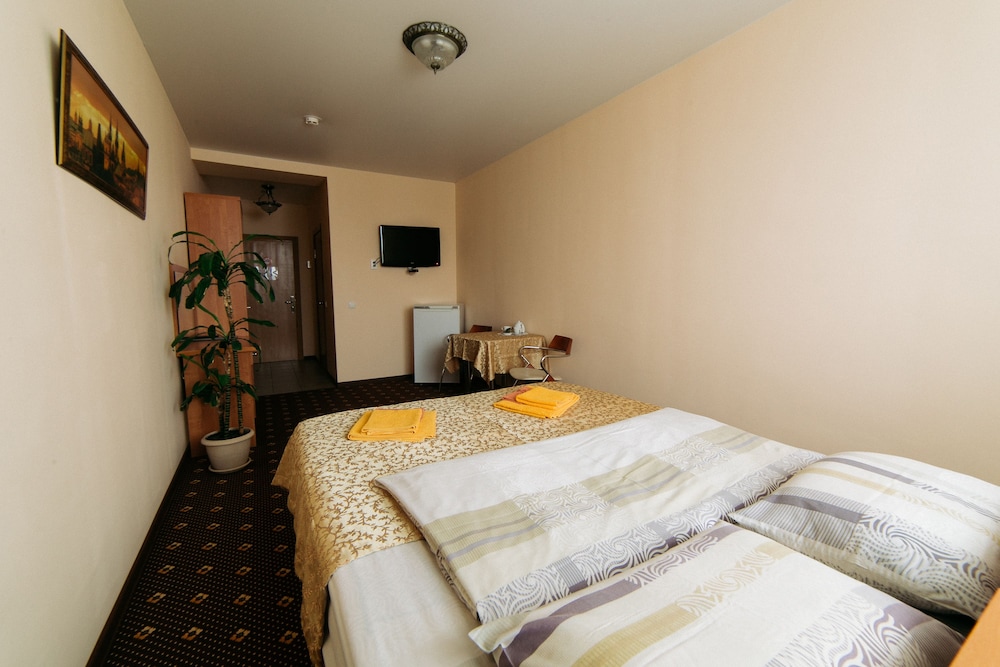 Standard Double Or Twin Room, Private Bathroom (Right Side) photo 3