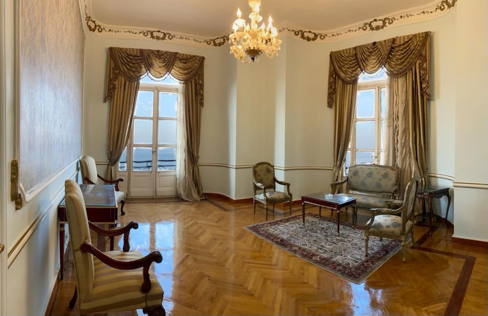 Golden Royal Suite Direct Sea View