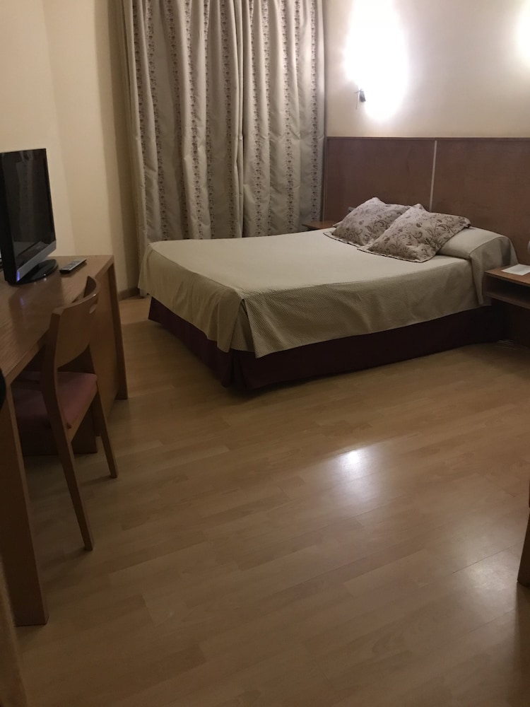 Double Room - Photo 3