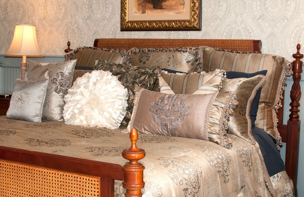 Double Room (Queen) photo 3