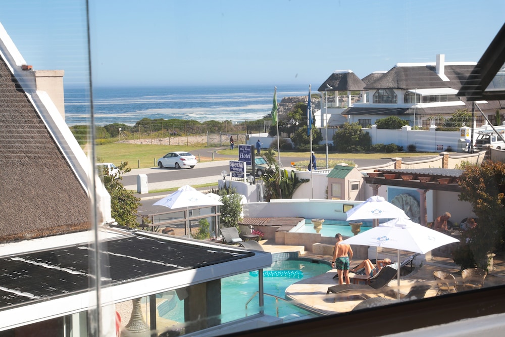 1st Floor - Family - Partial Sea View - Photo 4