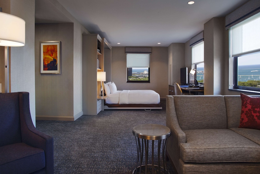 Family Room, 4 Bedrooms