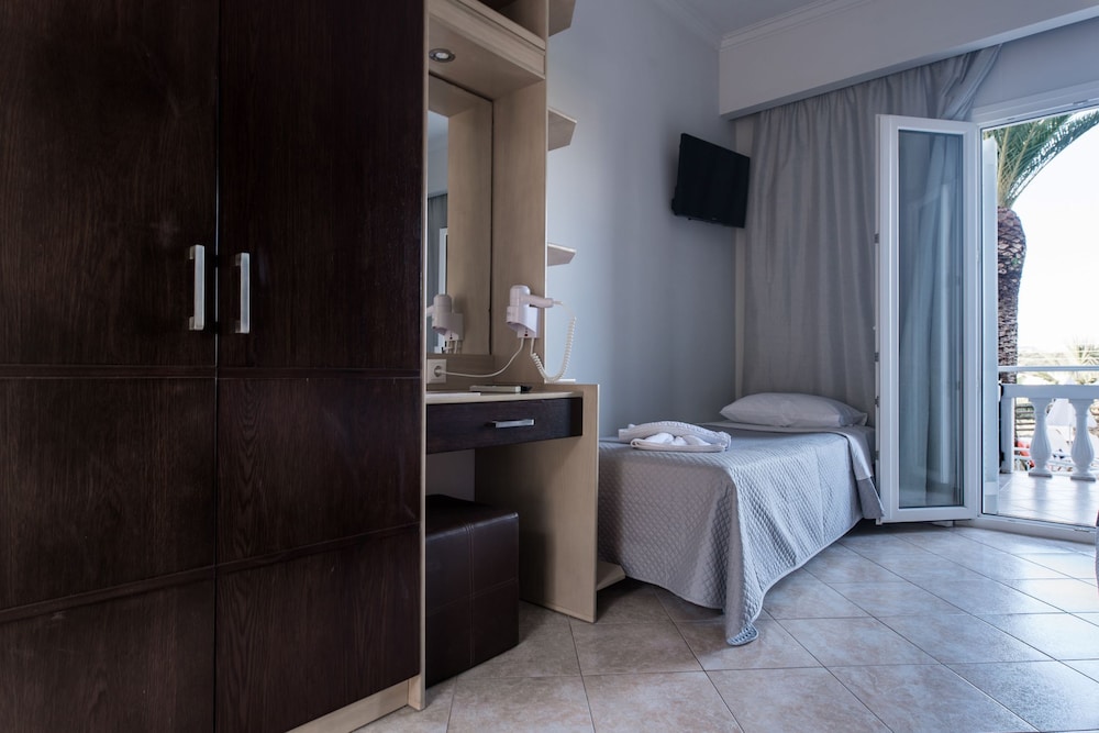 Superior Triple Room - Photo 2