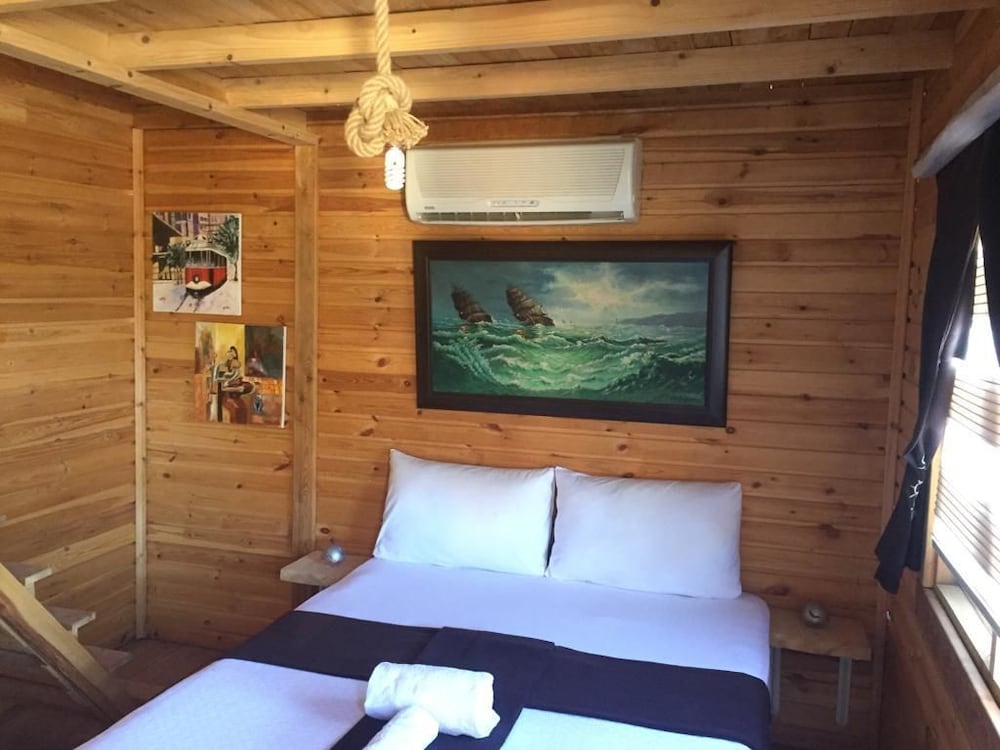 Family Bungalow, 2 Bedrooms, Partial Sea View photo 1