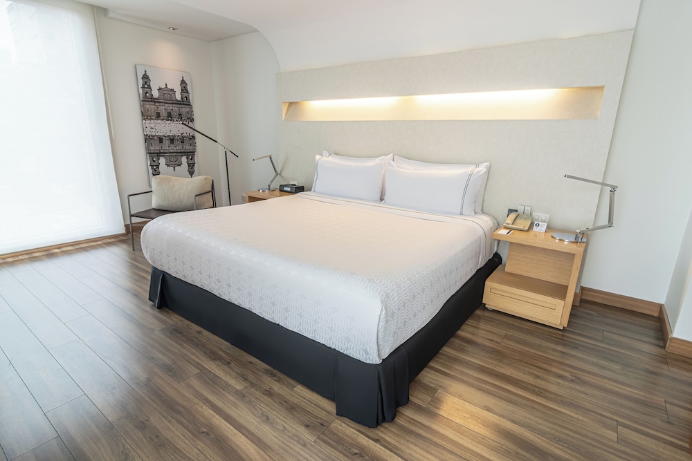 Superior Room, 1 King Bed - Photo 3