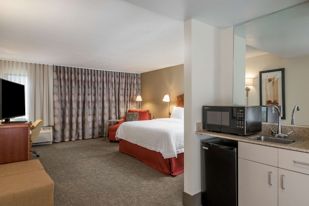 Deluxe Room, 1 King Bed - Photo 3