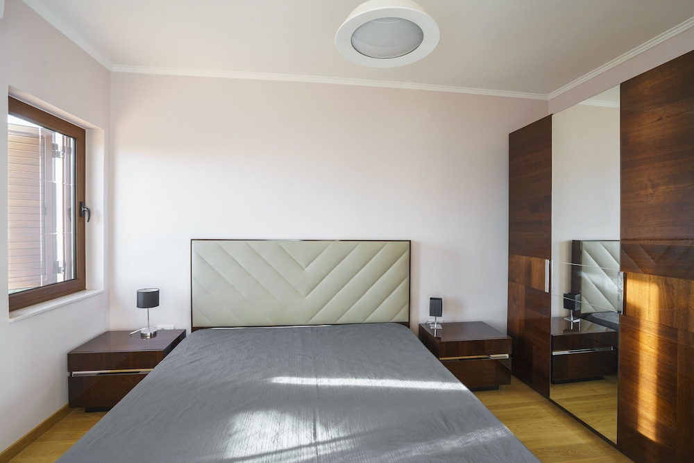 Villa photo 1