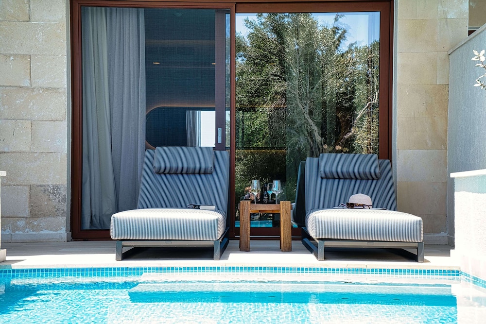 Suite with Private Pool - Photo 6