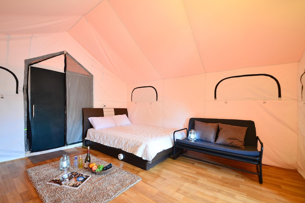 Basic Room, 1 Bedroom (Glamping (Random)) photo 3