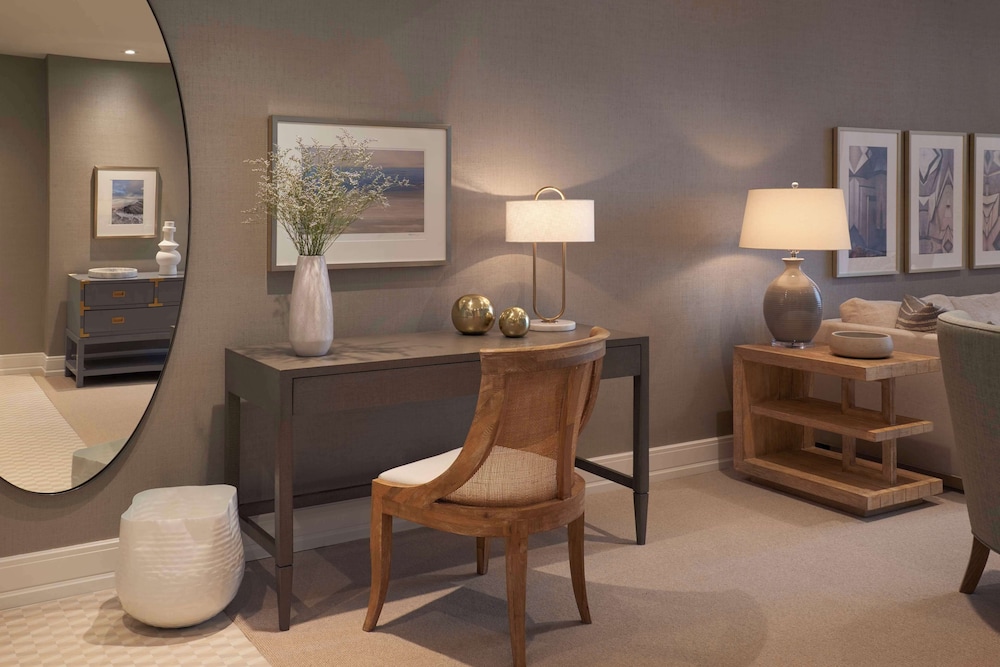 Signature Suite - Leaside
