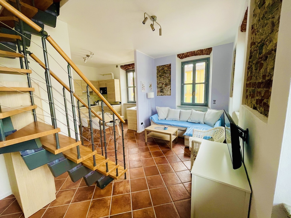 Panoramic Apartment, 2 Bedrooms, Partial Lake View (Incantosullago)