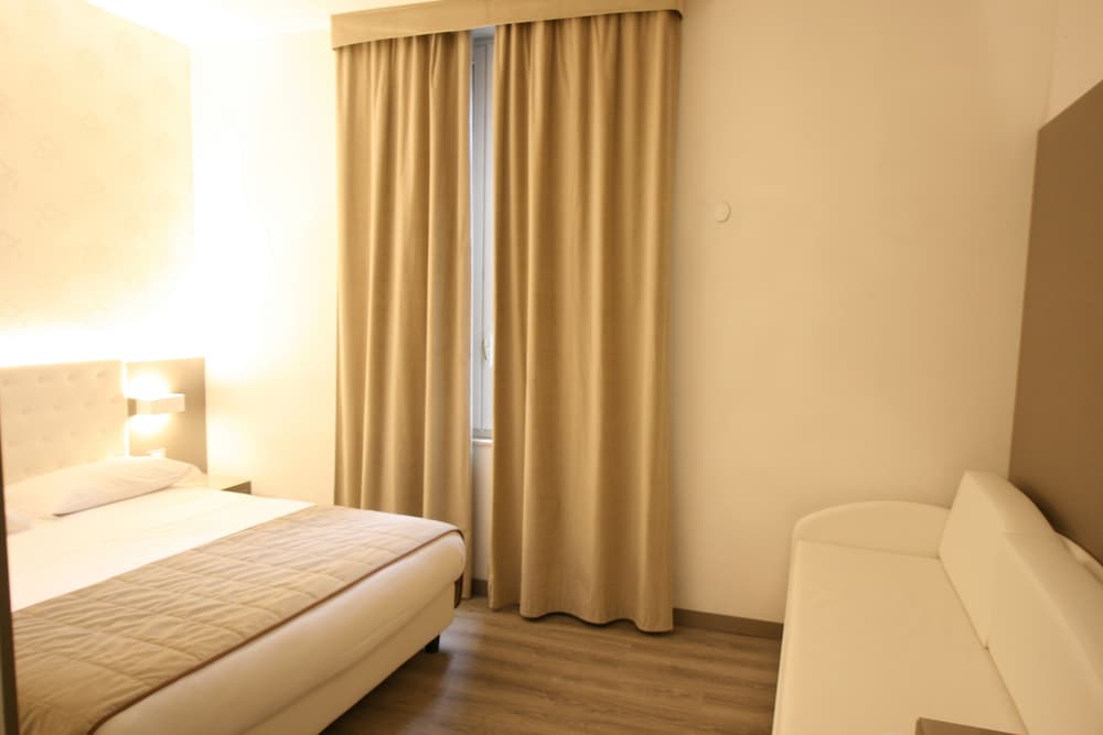 Double Room - Photo 1