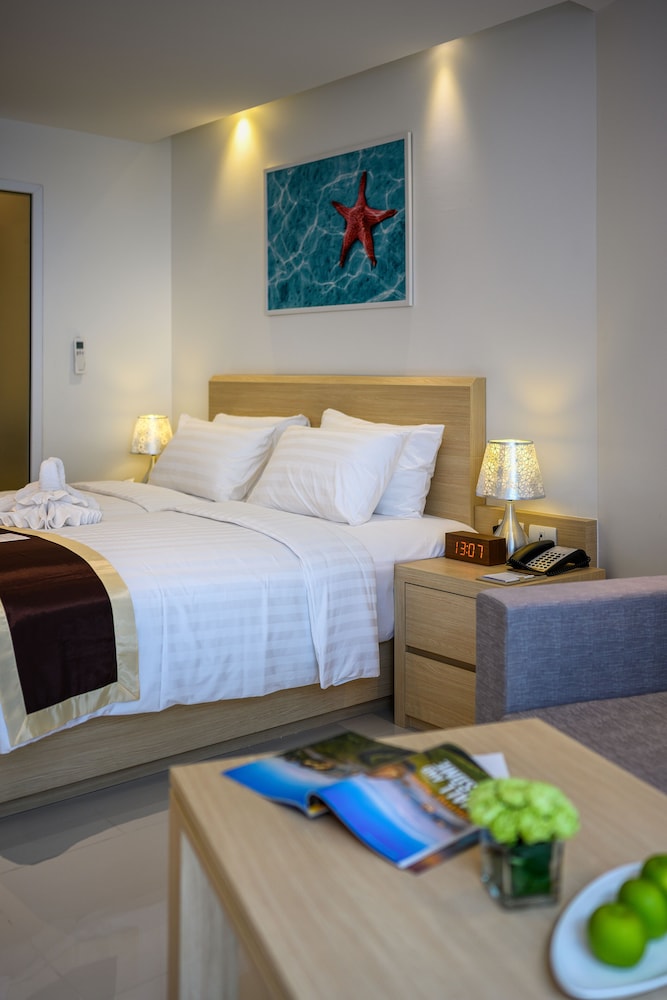 Deluxe Room, Partial Sea View - Photo 5