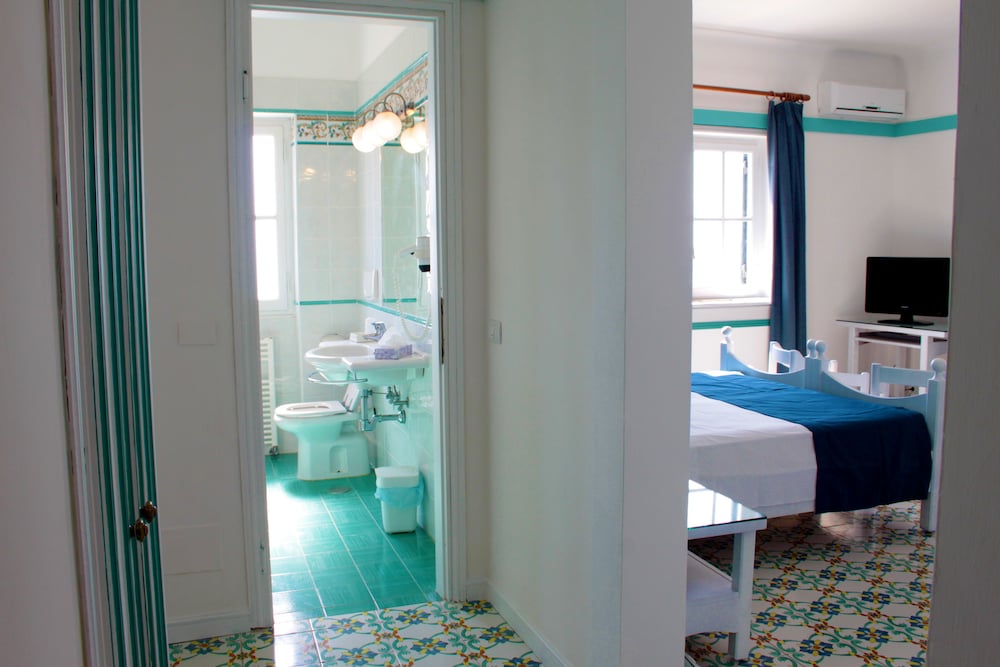 Quadruple Room photo 3