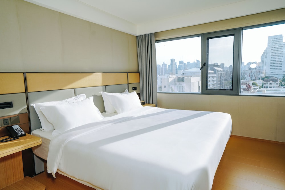 Luxury Double Room, Balcony, City View