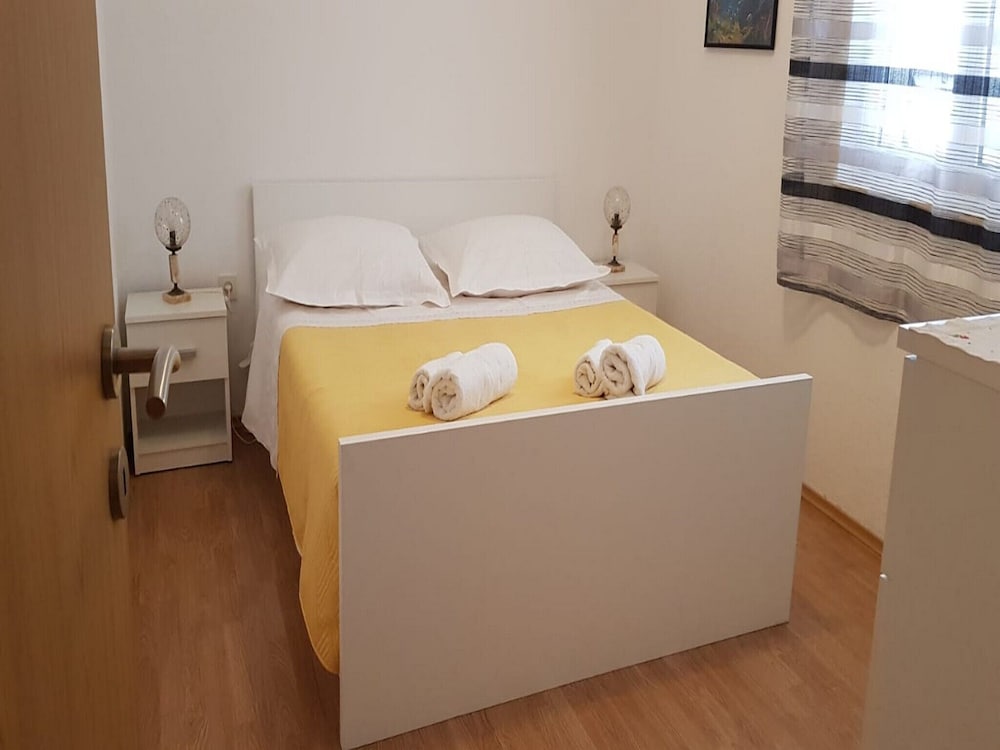 Apartment (Three Bedroom Apartment With Terrace )