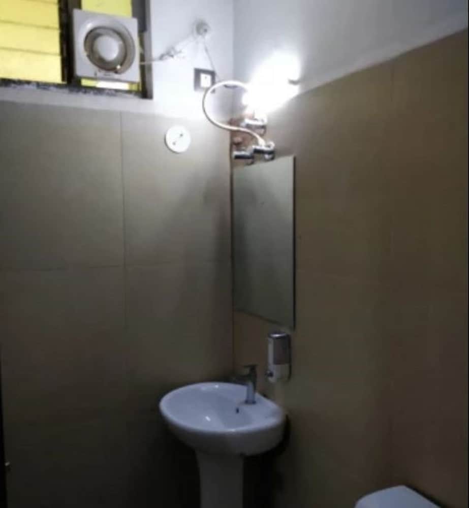 Deluxe Single Room, 1 Twin Bed photo 3