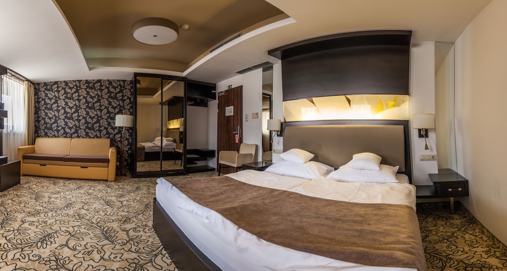 Superior Triple Room photo 2