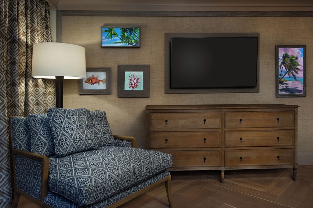 Honeymoon Room - Club Level