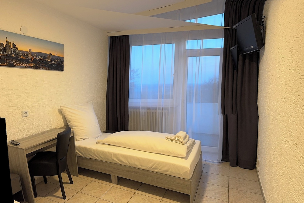Standard Twin Room, Balcony, Vineyard View