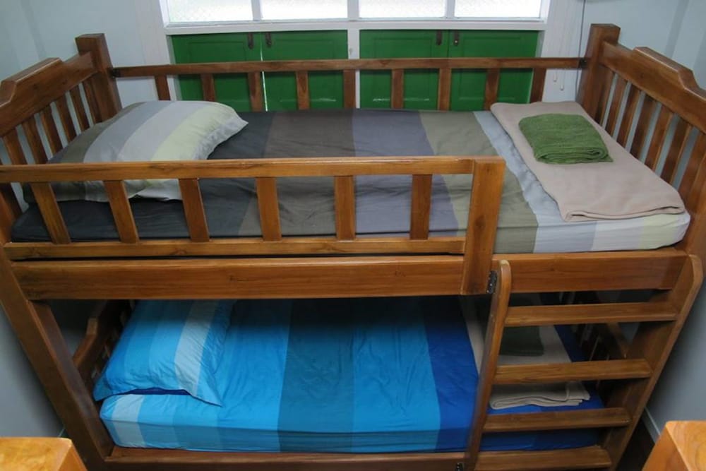 6-Bed Mixed Dormitory photo 3
