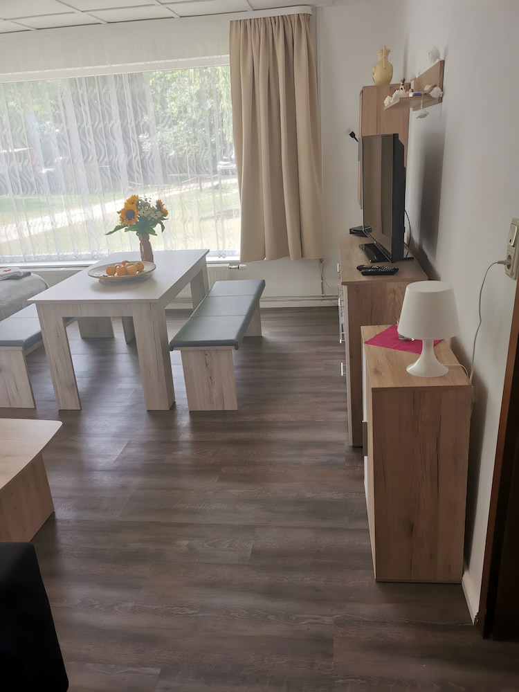 Bungalow photo 1