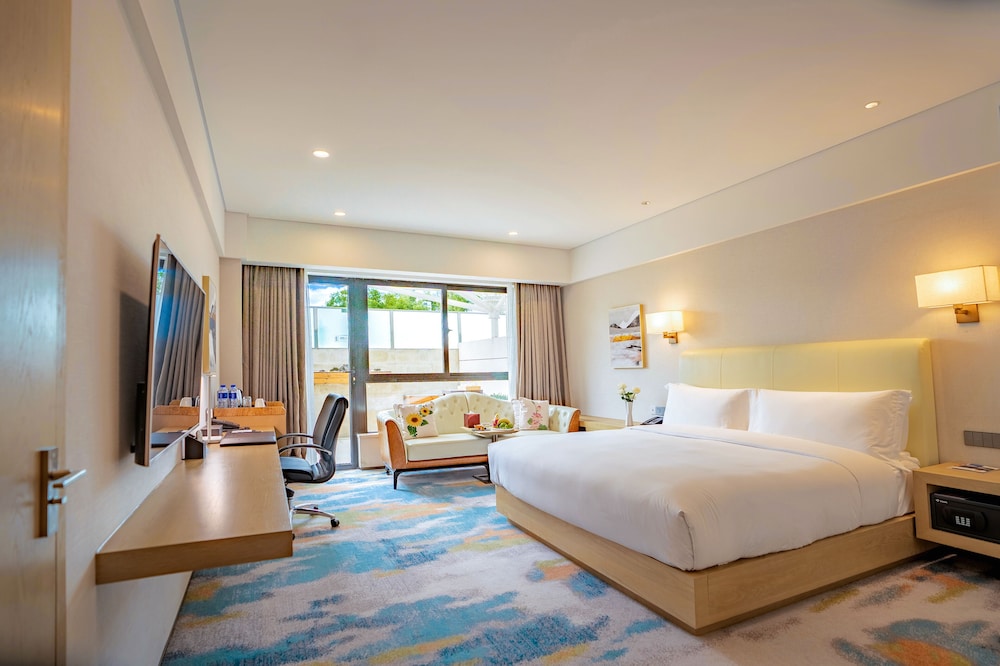 Room, 1 King Bed, Accessible - Photo 7
