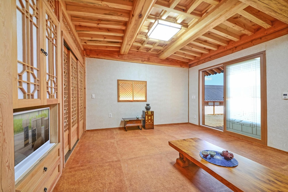 Basic Room, 1 Bedroom (Yushinjae C Primium) - Photo 7