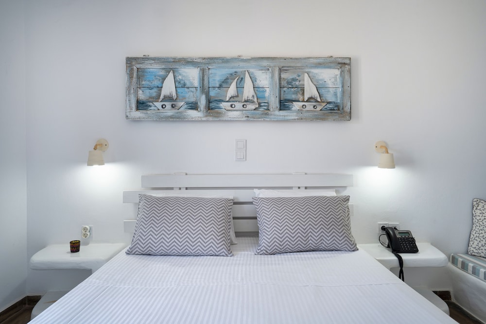 Deluxe Double Room with Sea View photo 3