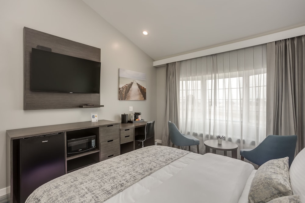 Premium Room, 1 Queen Bed photo 2