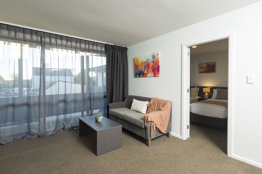 Deluxe Apartment, 2 Bedrooms - Photo 10
