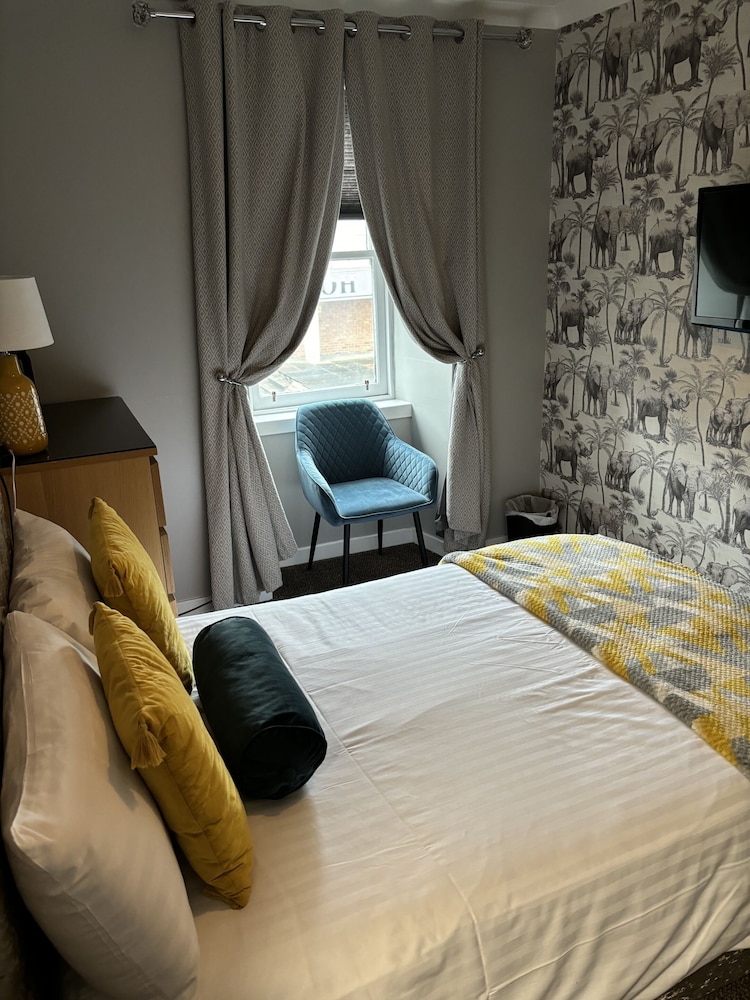 Double Room, Ensuite (Small) photo 3