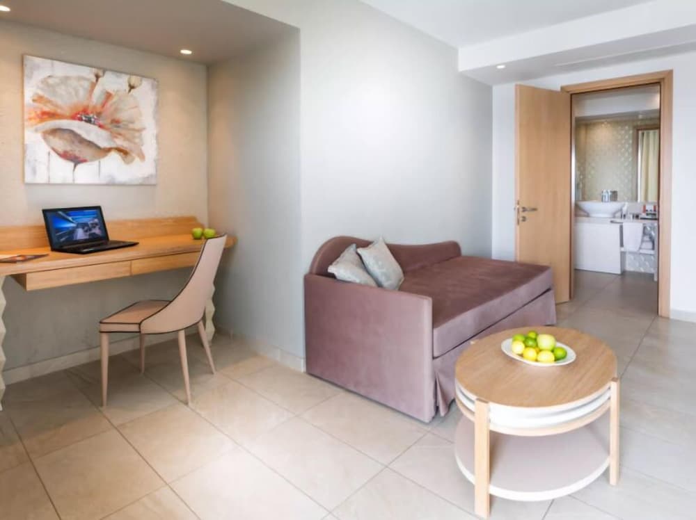Suite, Sea View photo 2