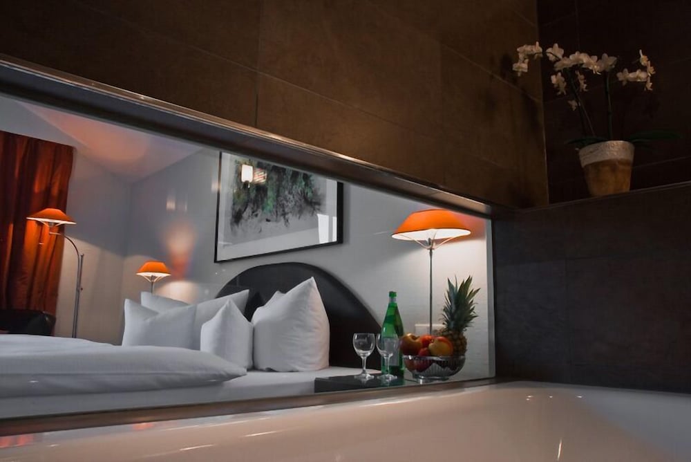 Double Room - Photo 7