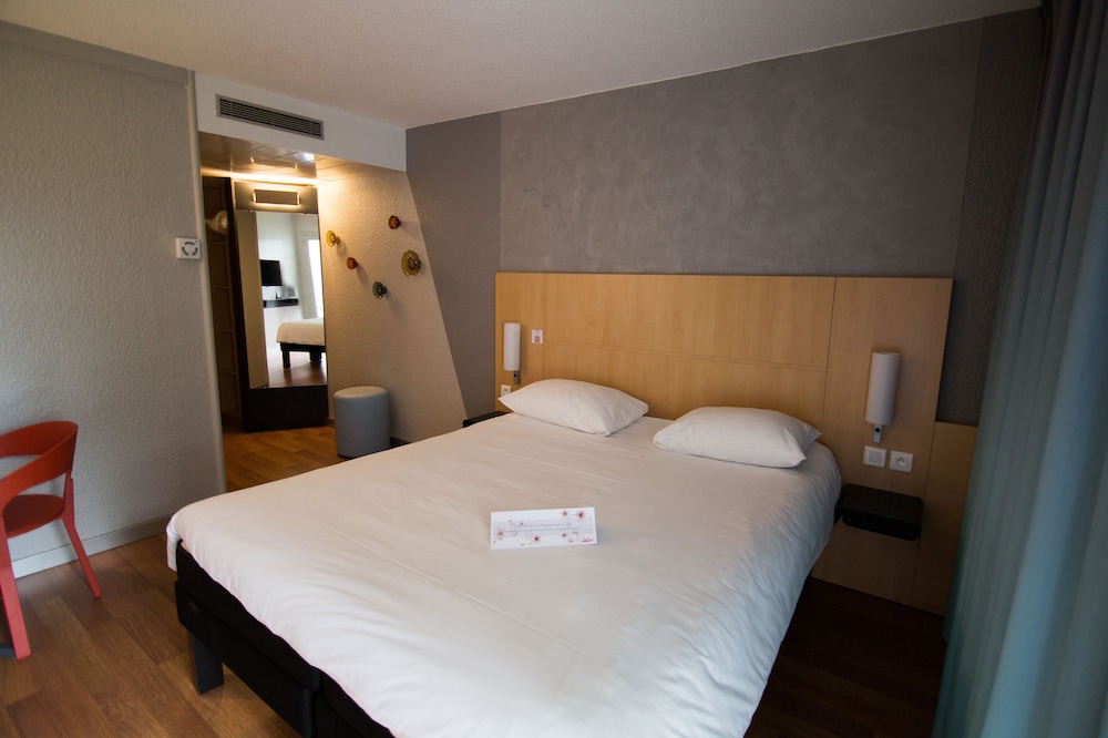 Room, Multiple Beds - Photo 6