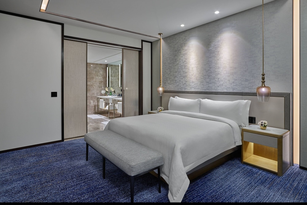 John Jacob Astor Suite