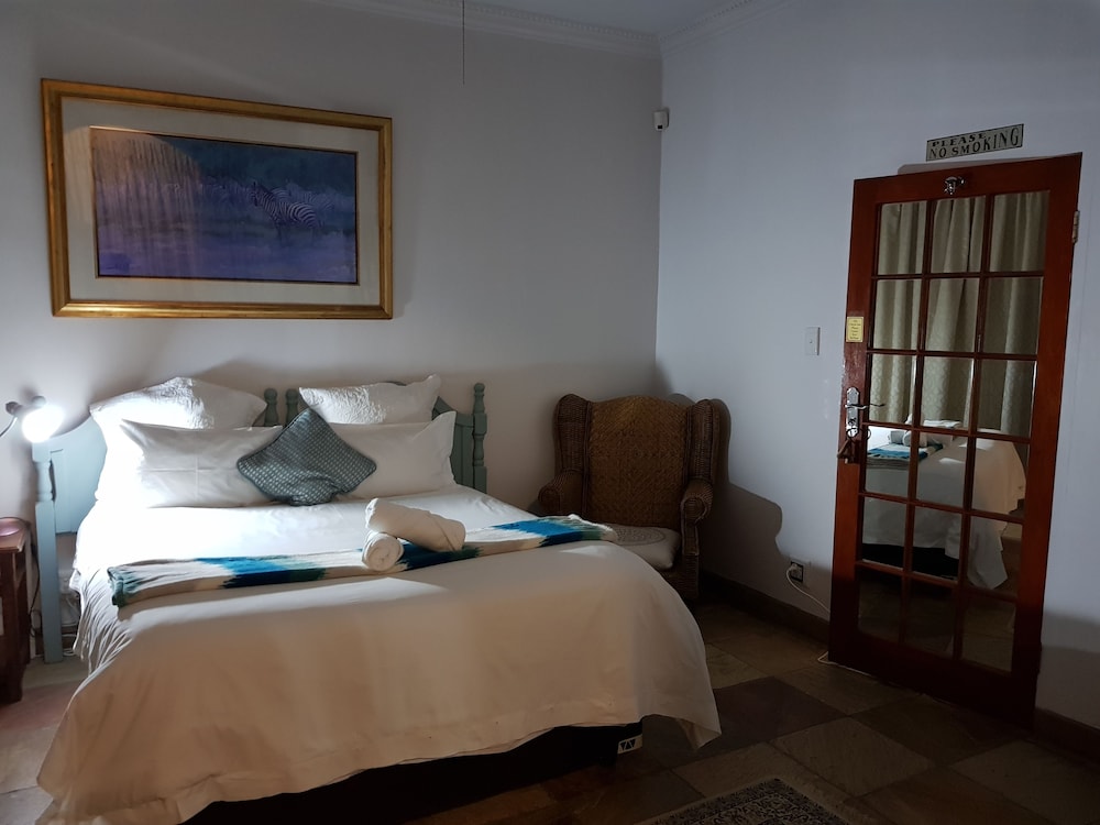 Deluxe Double or Twin Room, Bathtub, Garden View photo 1