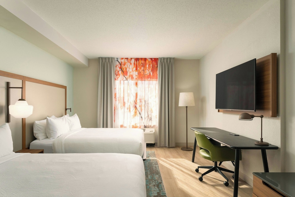 Suite, Multiple Beds - Photo 2