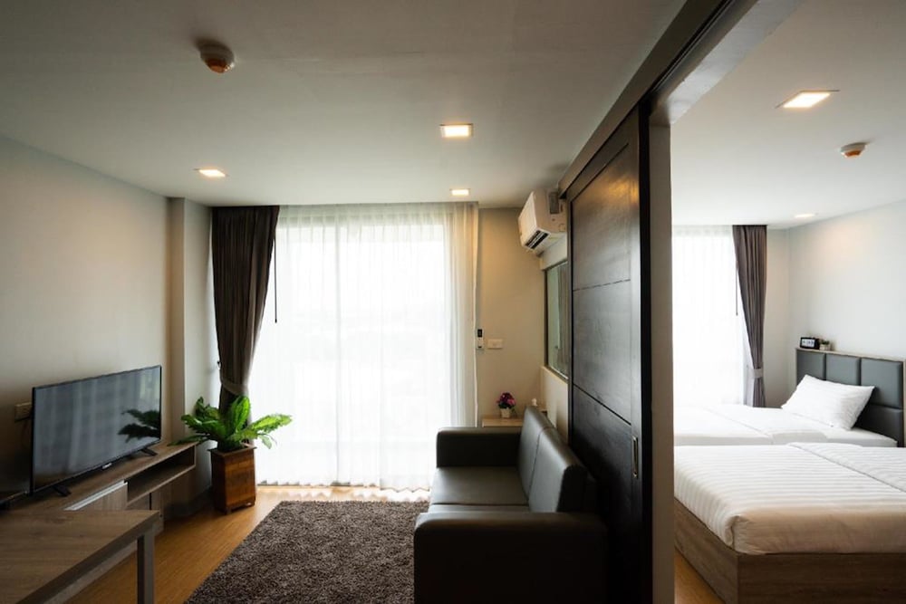 One Bedroom Apartment