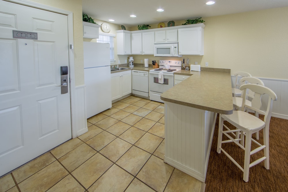 Grand Room, 2 Bedrooms