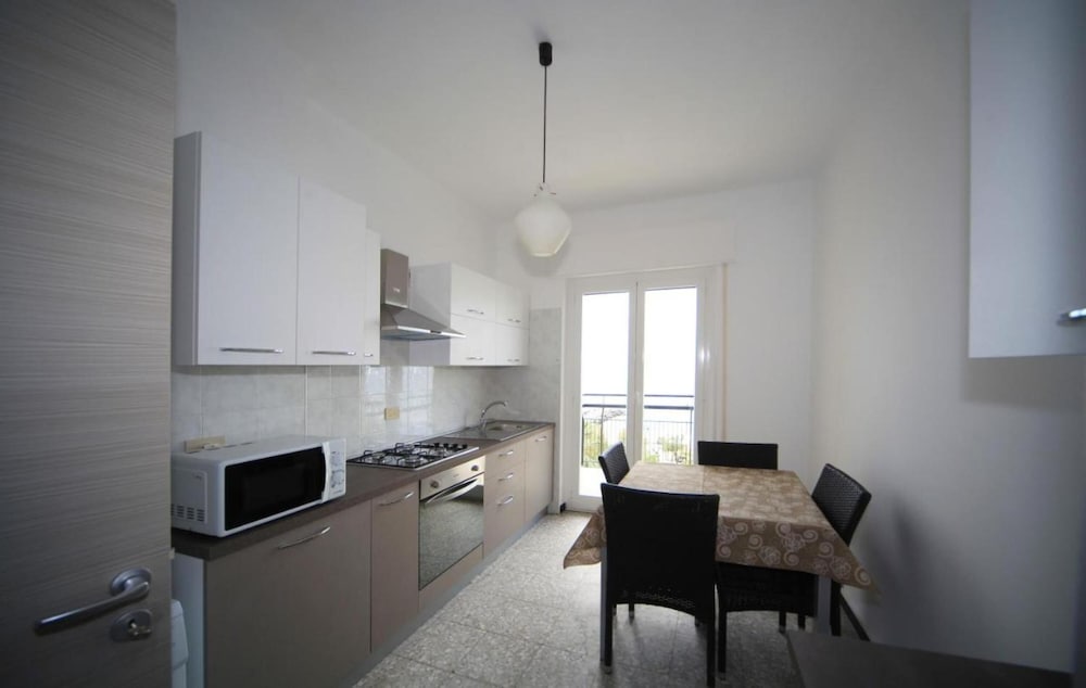 Apartment photo 3
