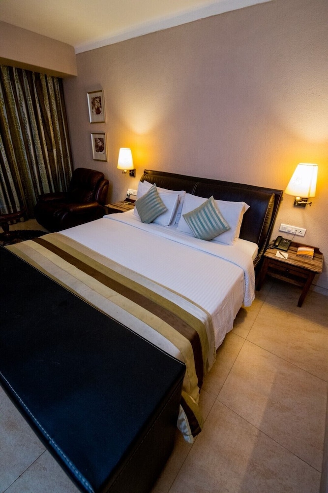 Suite - Photo 10