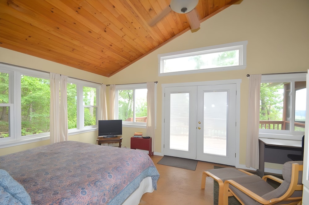 House, Multiple Beds (Above Sleepy Hollow - A Hidden Getawa) photo 1